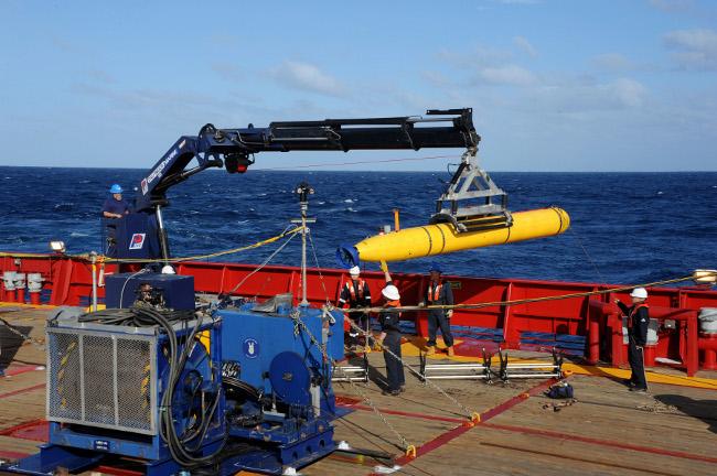 Robot submarino termina sin éxitobúsqueda del avión malayo