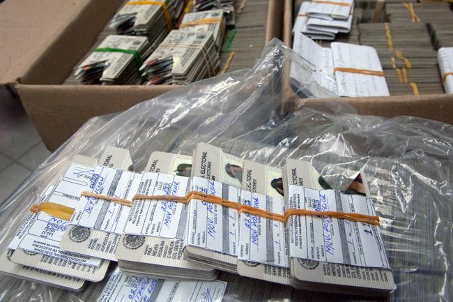 Faltan dos millones de credenciales por renovar: IFE