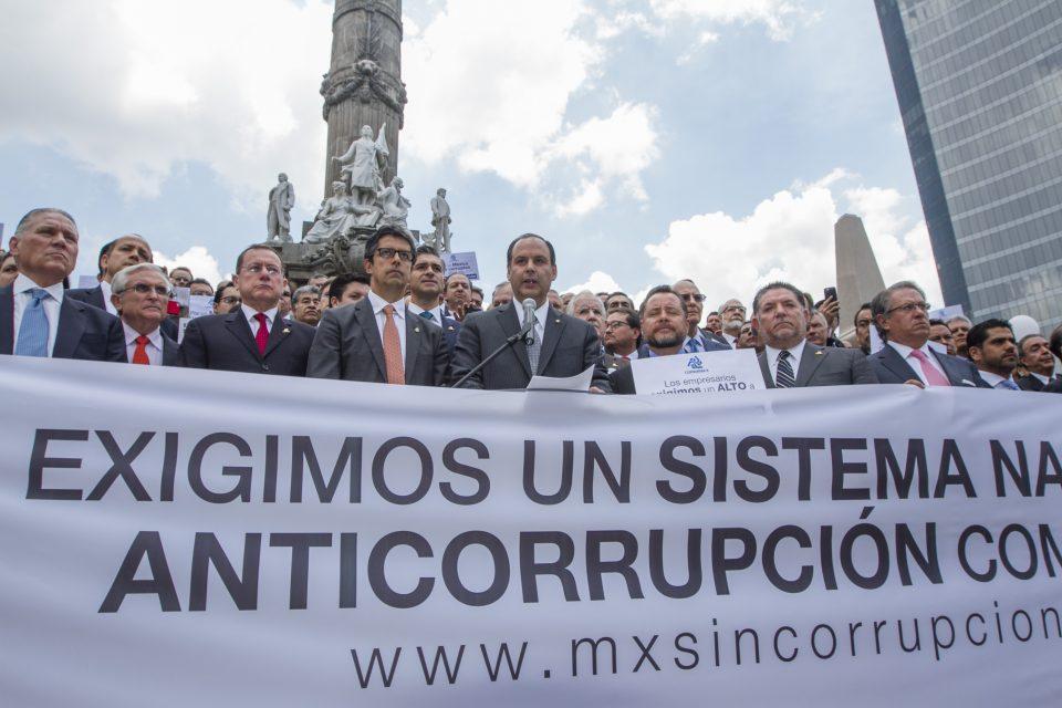 No más corruptos impunes: empresarios de la Coparmex se manifiestan en el Ángel