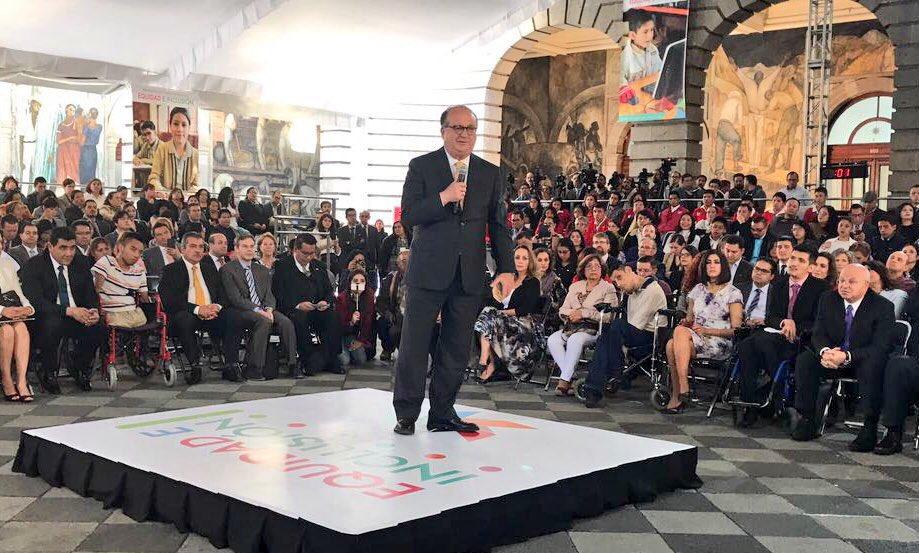 La pluralidad será tema de debate en la elección de 2018, dice el gobernador de Morelos