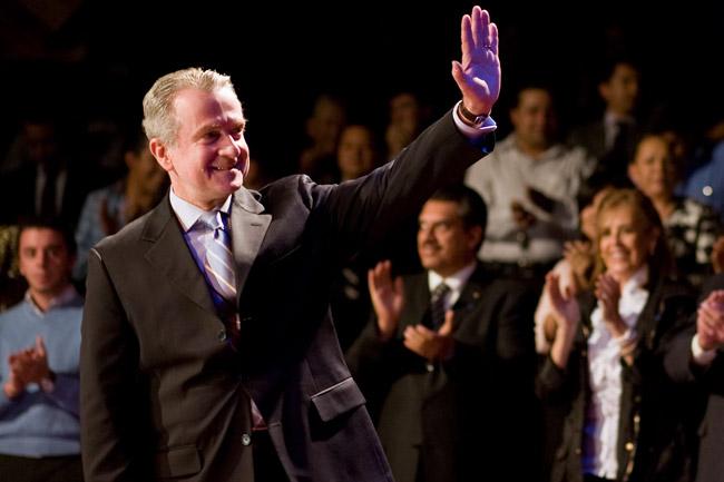 Creel deja hoy el senado, buscará la presidencia en 2012