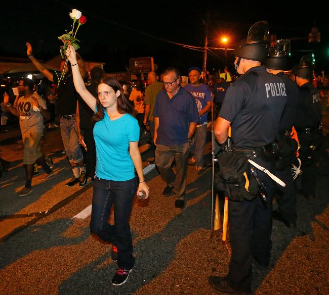 Detienen a 47 personas en nuevas protestas en Ferguson