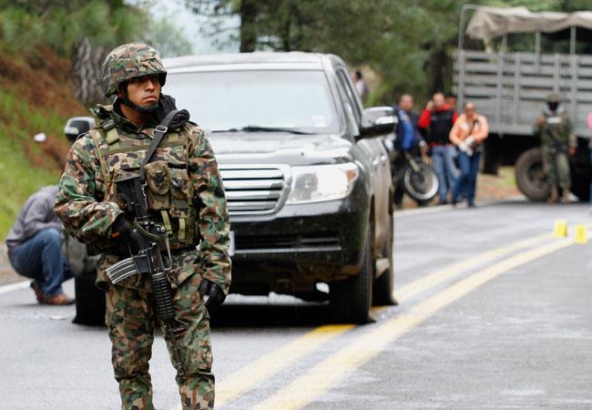 No hubo emboscada a camioneta diplomática, cumplíamos labores: policías federales