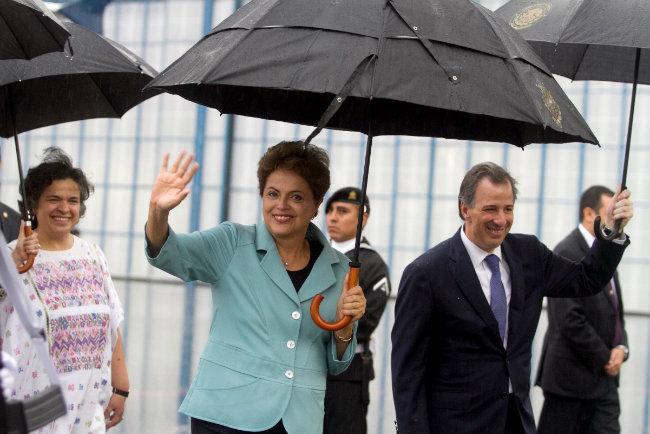 Dilma Rousseff realiza su primera visita de Estado en México con miras a fortalecer la relación comercial