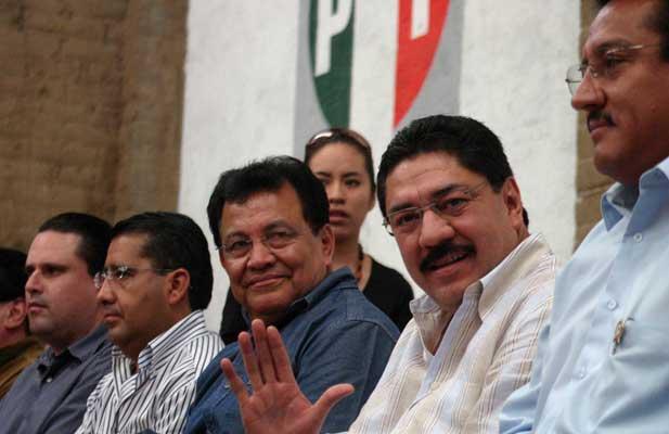 Crean fiscalía para averiguar delitos de Ulises Ruiz