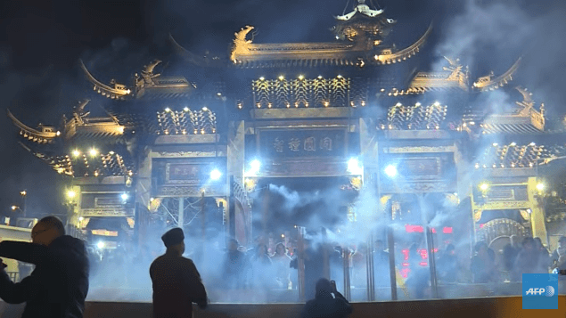 Luces y fiesta, así celebra Asia el año nuevo chino