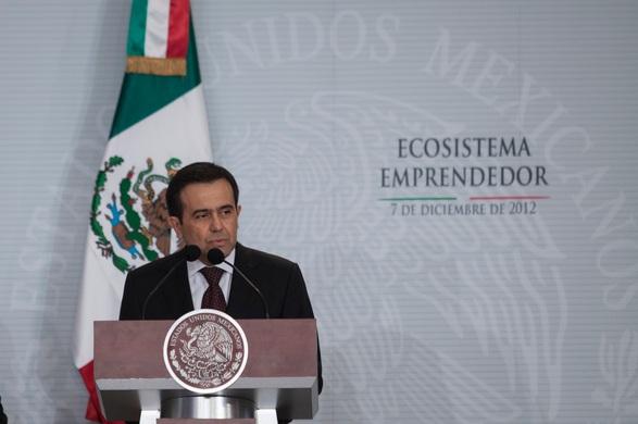 Completan equipos en secretarías de Economía y Energía