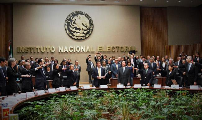 Consejeros del INE percibirán sueldo mensual mínimo de 151 mil pesos
