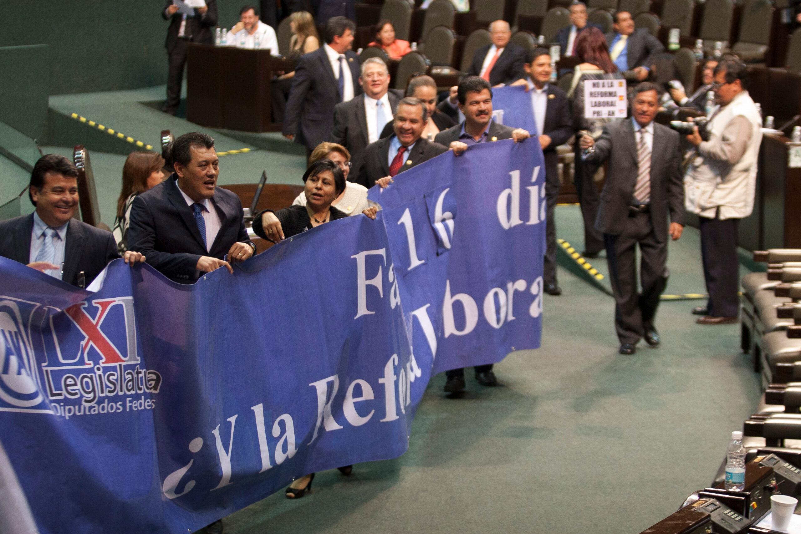 <i>Rasuran</i> reforma laboral