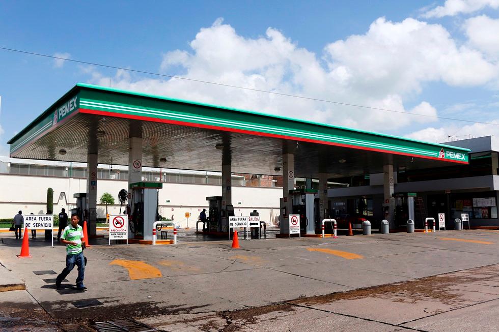 Pemex restablece el suministro de gasolina en Chiapas; la CNTE permite el paso de pipas