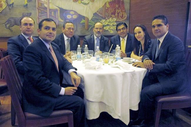 Legisladores de PAN y PRD se reúnen para acordar frente antipriista