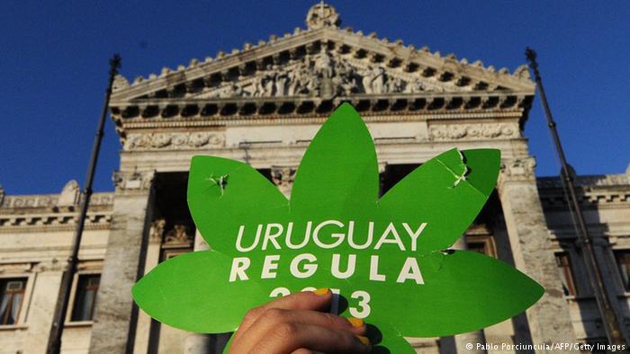 Uruguay empieza a vender mariguana legal para un mercado regulado