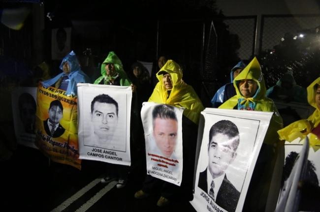 3 meses de la desaparición de normalistas: Hoy, la nueva acción global por Ayotzinapa