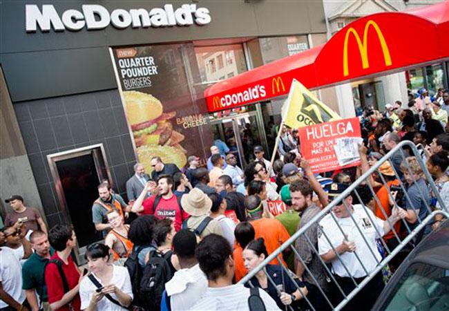 Empleados de McDonald’s, Burger King y Wendy’s se declaran en huelga