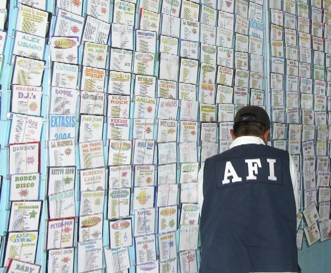 Se rebelan contra despido 300 elementos de la AFI