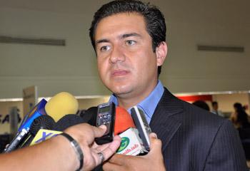 Detienen a jefe policiaco presunto implicado en atentado contra Yunes Márquez