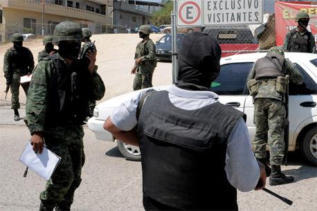 Ejército rescata en Coahuila a  61 personas secuestradas