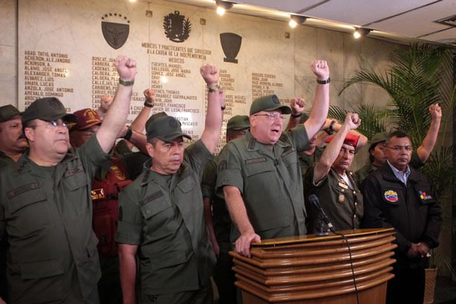 Venezuela despliega al Ejército para mantener la calma en el país