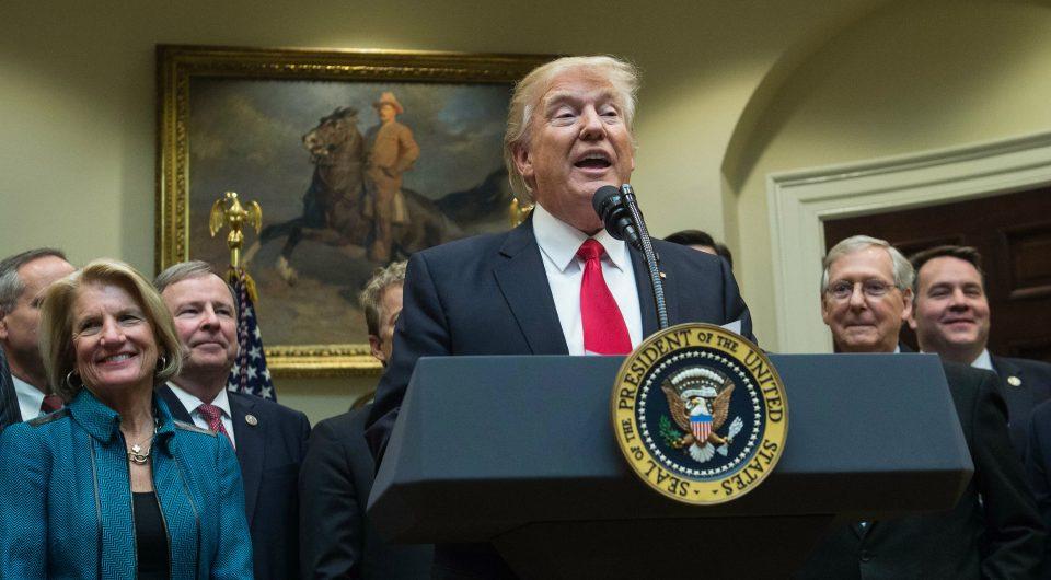Trump alista versión simplificada del veto migratorio, dice el secretario de Seguridad Interior
