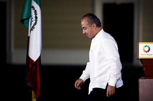 1 de cada 4 mexicanos, en desacuerdo con Calderón en Harvard: Parametría
