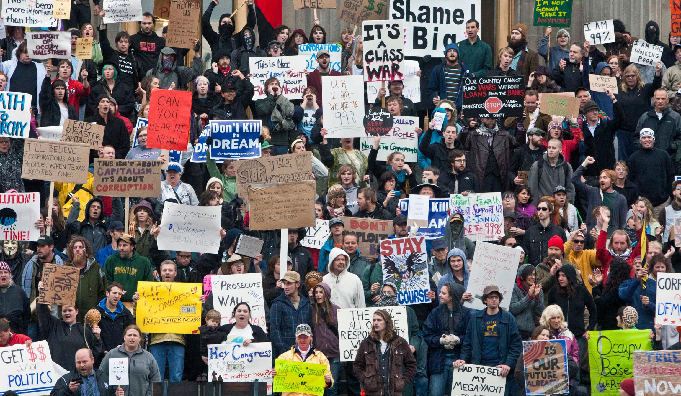 Primera gran marcha de apoyo a Ocupa Wall Street