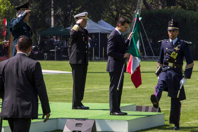 Peña Nieto rinde homenaje a militares caídos en Operativo Jalisco