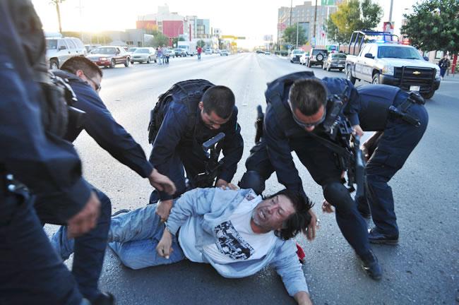 Consignan a 32 “indignados” de Ciudad Juárez tras represión policial