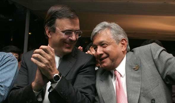 Ebrard y AMLO <i>se echan flores</i> rumbo al 2012