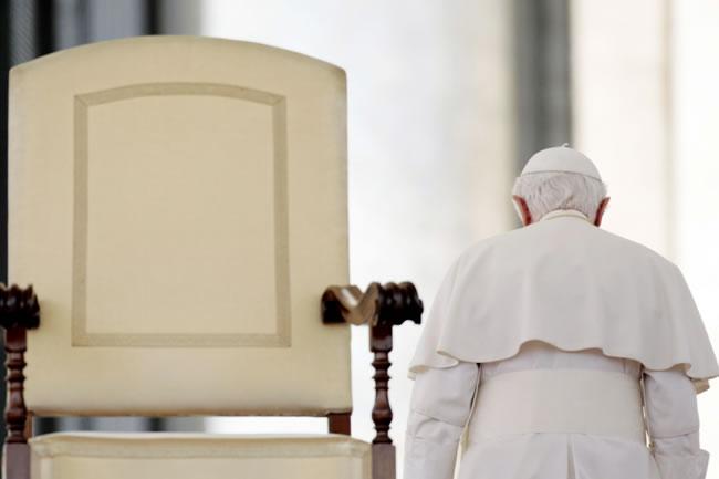 Benedicto XVI analiza publicar documento para adelantar el cónclave