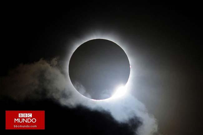 Fotos del eclipse de Sol que se vio en el Pacífico