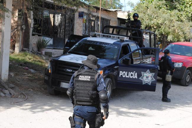 Buscan a 7 personas desaparecidas por grupo armado en Apaxtla, Guerrero