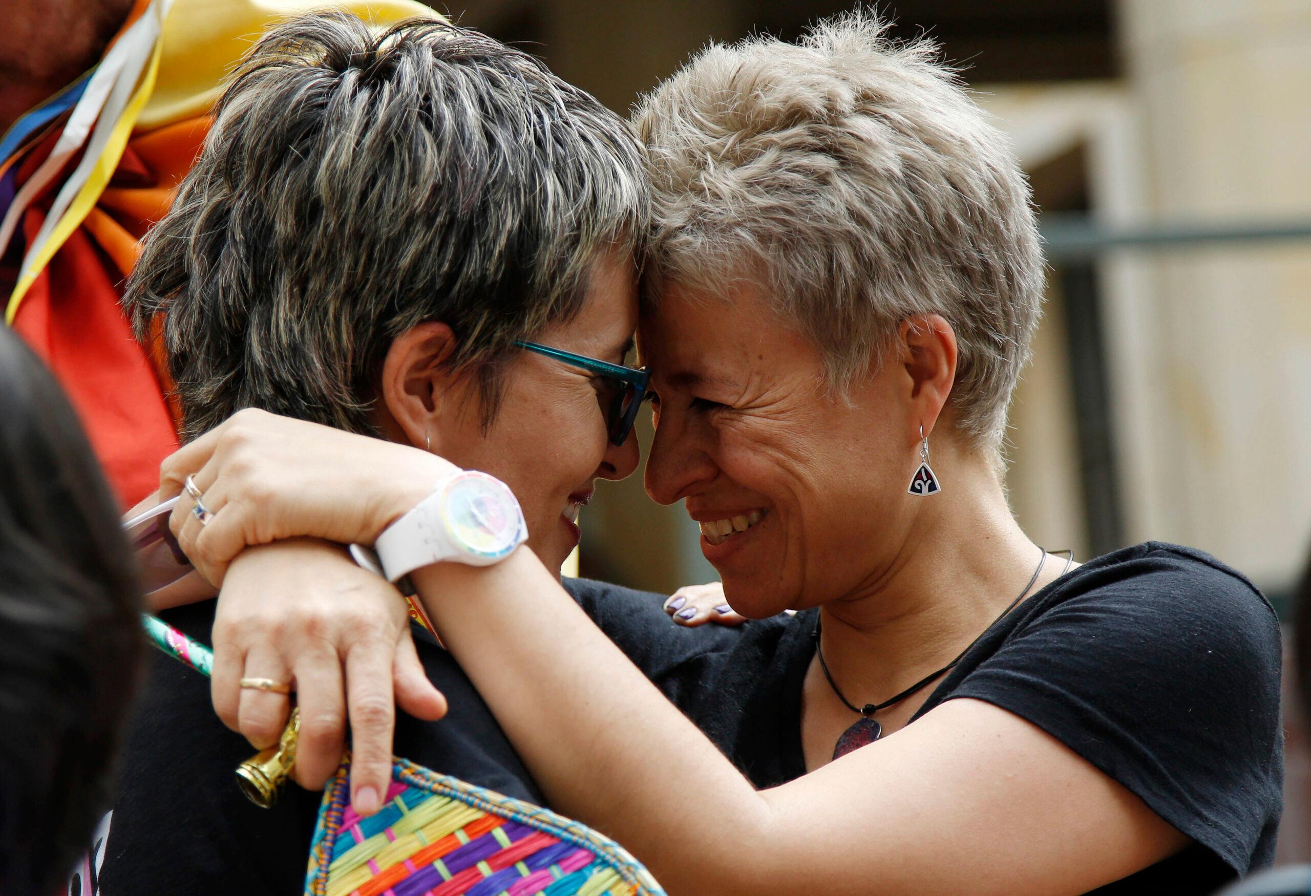 Triunfamos, ganó el amor y me casaré: Colombia aprueba el matrimonio gay