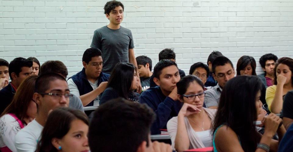 Una reforma busca ayudar a migrantes que regresen a México para que revaliden estudios