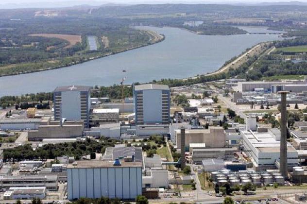 Descartan riesgo de fuga radiactiva tras explosión en planta nuclear de Francia