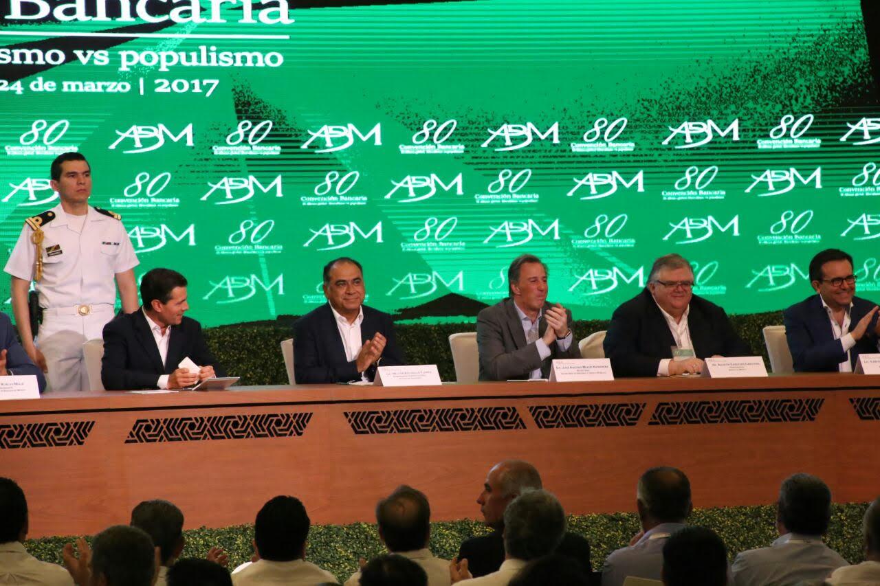 Gobernador de Guerrero ve a la banca como aliada para transformar la economía