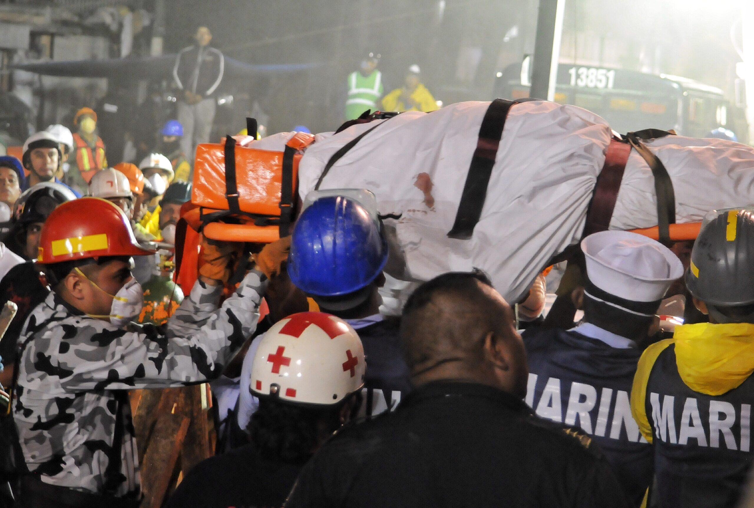 La Marina ha logrado rescatar a 115 personas vivas entre los escombros y 88 cadáveres