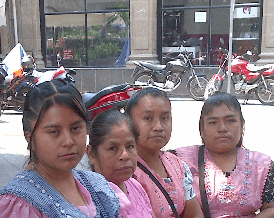 Derechos Humanos sanciona a regidores de Cuernavaca por burlarse de mujeres indígenas