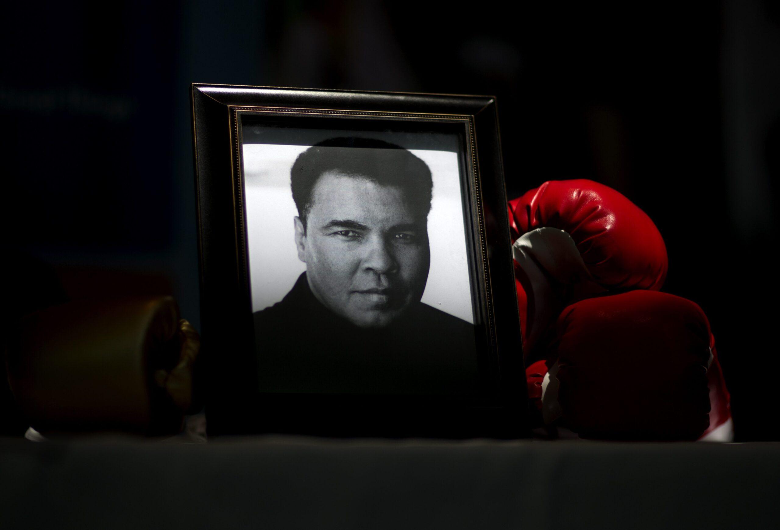 Familiares y admiradores se despiden del más grande: Muhammad Ali