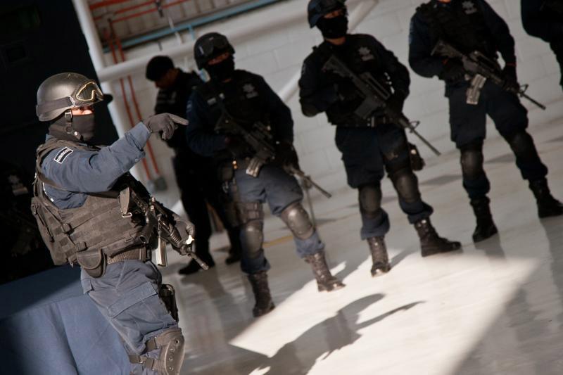Dictan prisión a policías federales acusados de extorsión en Ciudad Juárez