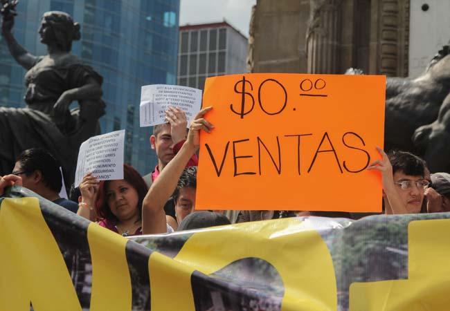Empresarios protestan contra la CNTE en Segob