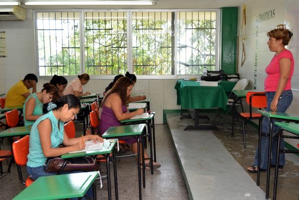 SEP suspende evaluación de profesores “indefinidamente”