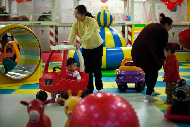 China suaviza su política de control natal