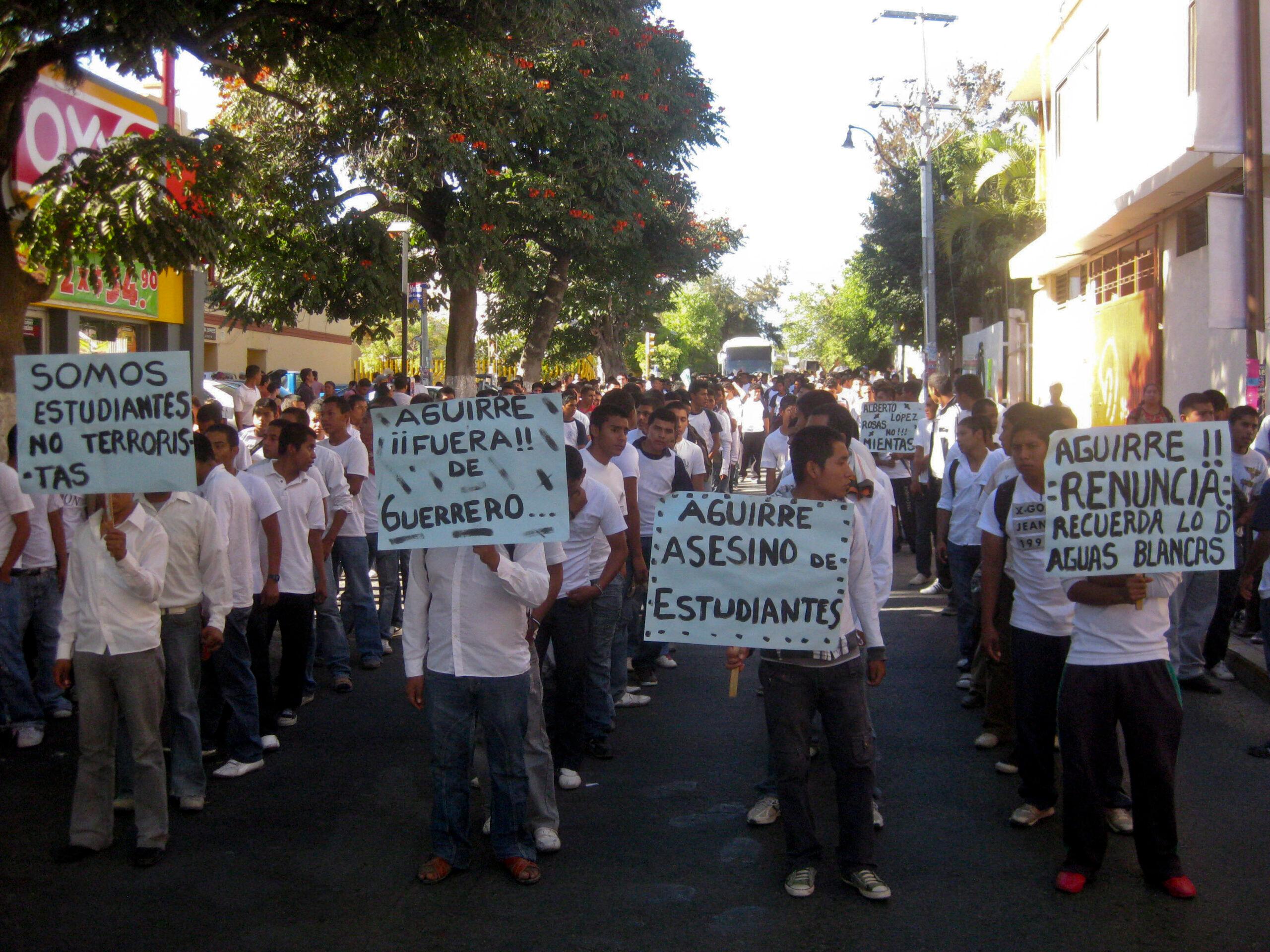Peritaje de la CNDH asegura: Policía ministerial mató a normalistas de Ayotzinapa