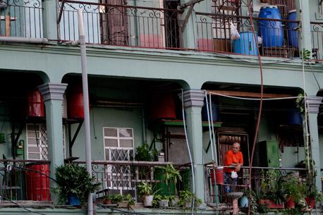 Cubanos ya podrán comprar y vender sus casas