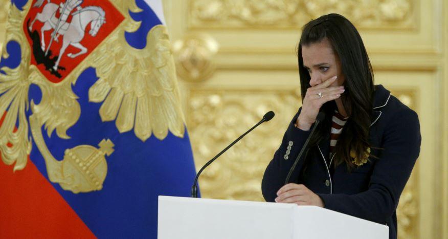 Isinbayeva llora por la exclusión de atletas rusos de los Olímpicos tras dopajes