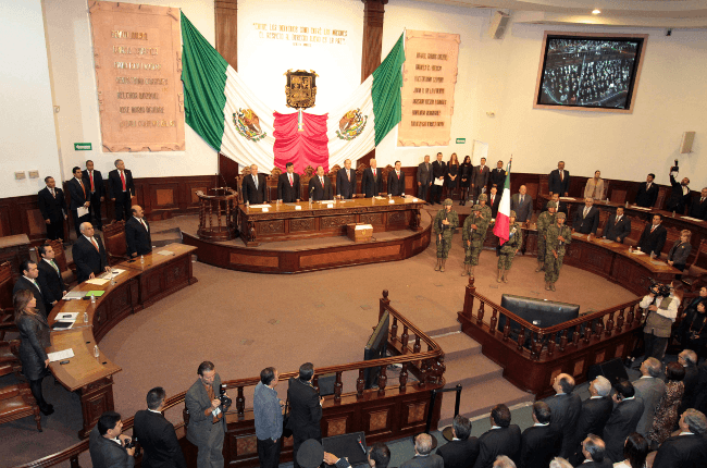 Excluyen a mujeres de plurinominales en Congreso de Coahuila
