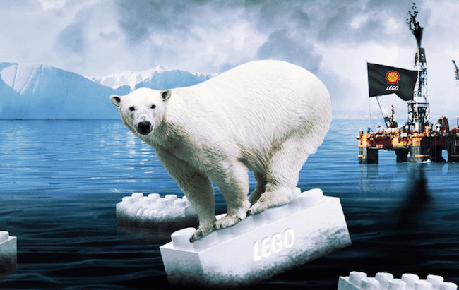 Greenpeace recrea en Lego cómo sería un derrame de crudo en el Ártico