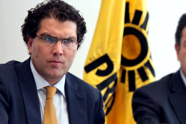 Ríos Píter renuncia a la coordinación del PRD en la Cámara de Diputados