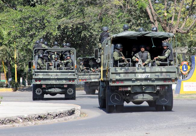 Nueve muertos por enfrentamientos en Apatzingán; el problema no es de seguridad pública, dice Castillo