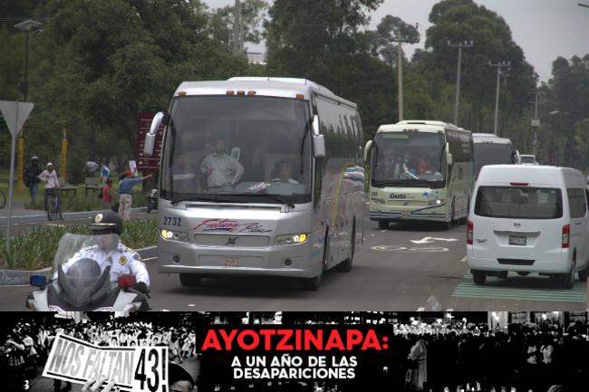 Inicia el encuentro entre padres de Ayotzinapa y el presidente Peña Nieto